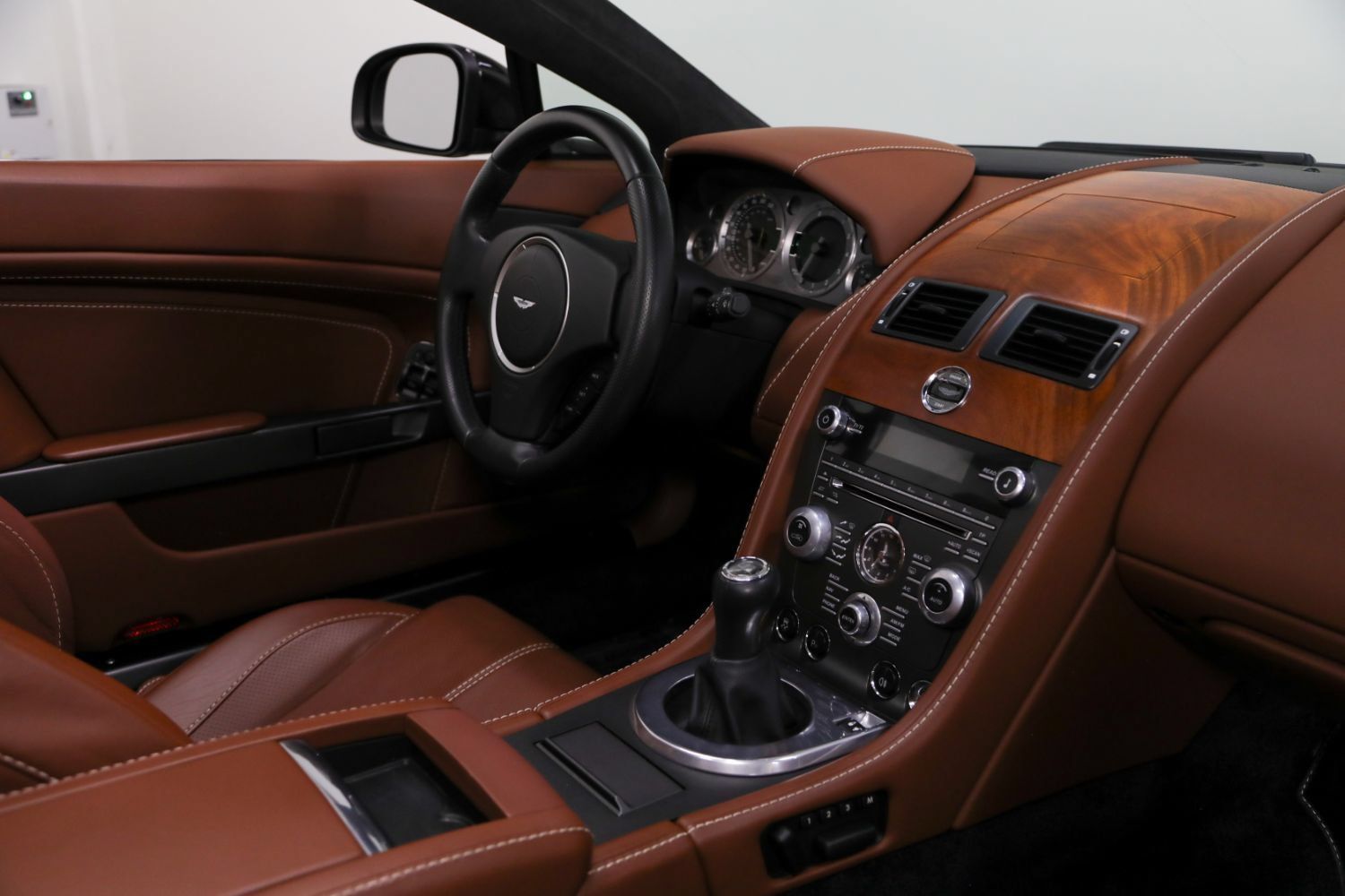 Used 2012 Aston Martin V8 Vantage N420 RWD image 29