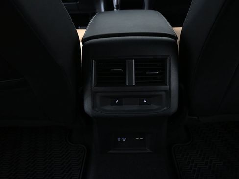 Used 2022 Volkswagen Atlas Cross Sport SEL Premium R-Line image 17