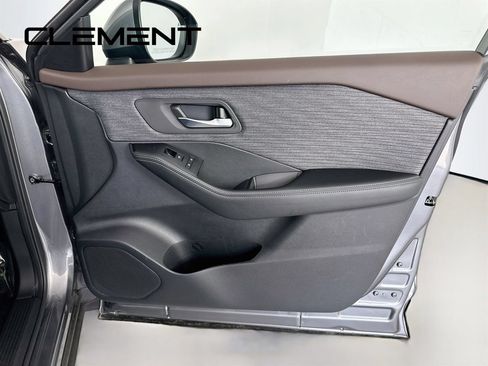 Used 2023 Nissan Rogue SV AWD/4WD image 33