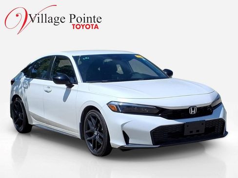 Used 2025 Honda Civic Sport image 3