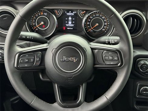 Used 2023 Jeep Gladiator Sport image 10
