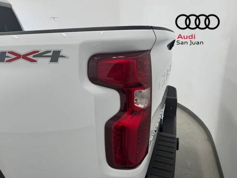 Used 2022 Chevrolet Silverado 2500 Custom w/ Custom Value Package AWD/4WD image 14