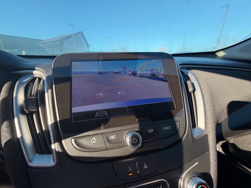 Used 2025 Chevrolet Malibu LT FWD image 19