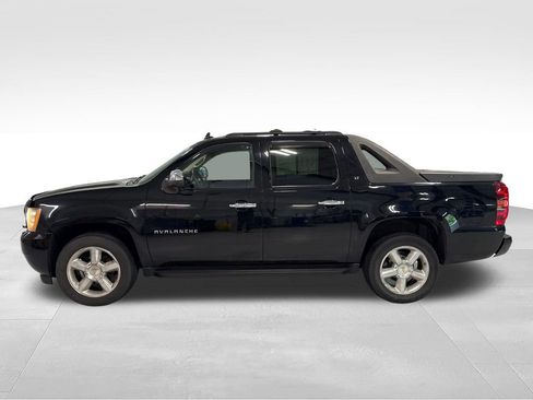 Used 2011 Chevrolet Avalanche LT w/ Regional Value Package AWD/4WD image 44