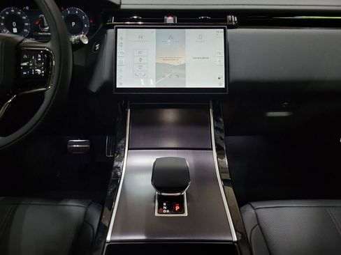 New 2026 Land Rover Range Rover Velar Dynamic SE image 26