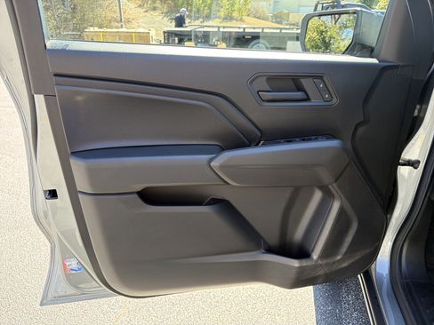 Used 2025 Chevrolet Colorado W/T image 10