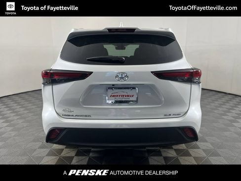 Used 2026 Toyota Highlander XLE AWD/4WD image 4