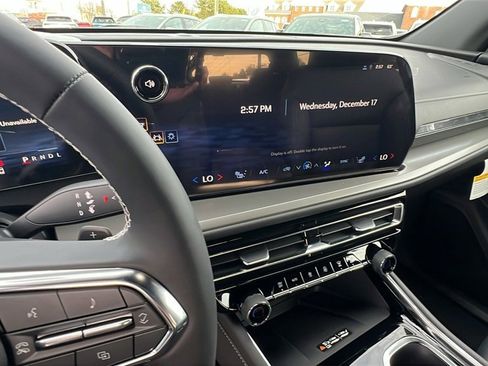 New 2026 Chevrolet Traverse LT w/ Driver Confidence Package image 24