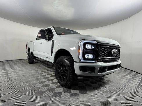 Used 2025 Ford F350 Lariat w/ Black Appearance Package AWD/4WD image 4
