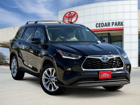 Used 2024 Toyota Highlander Limited FWD image 1