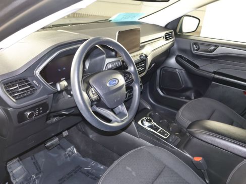 Used 2025 Ford Escape Active image 2
