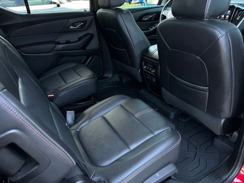 Used 2023 Chevrolet Traverse RS FWD image 19