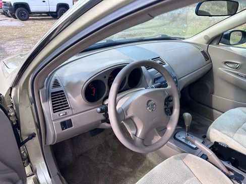 Used 2002 Nissan Altima 2.5 S image 10