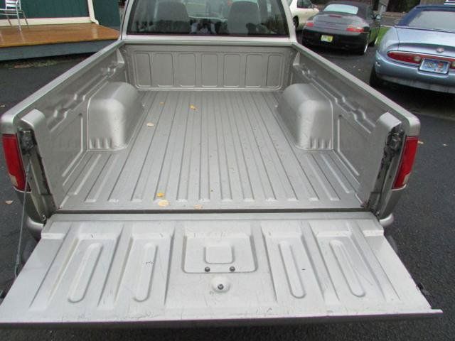 Used 2002 GMC Sonoma SL w/ Marketing Option Pkg RWD image 13