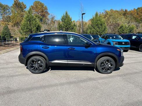 New 2026 Nissan Kicks SR w/ Cold Weather Package AWD/4WD image 8
