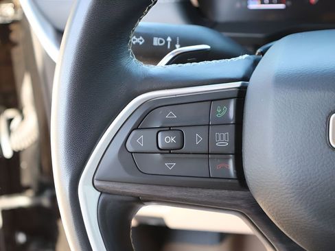 Used 2022 Jeep Grand Cherokee L Limited w/ Luxury Tech Group II image 35