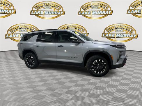 Used 2025 Chevrolet Traverse Z71 w/ Enhanced Driving Package image 4