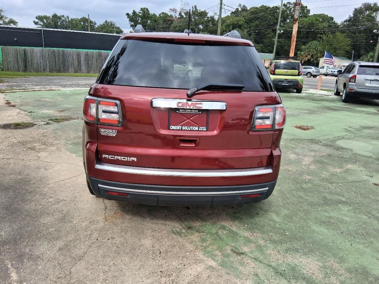Used 2016 GMC Acadia SLE FWD image 4