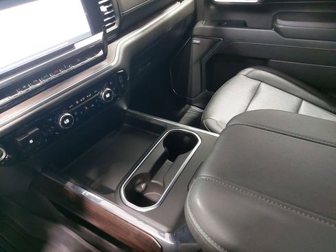 Used 2024 GMC Sierra 2500 SLT w/ SLT Convenience Package image 27