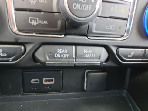 Used 2023 Chevrolet Suburban LT AWD/4WD image 30