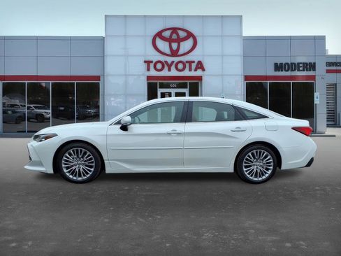 Used 2022 Toyota Avalon Limited w/ Advanced Safety Package image 8