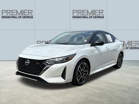 Certified 2025 Nissan Sentra SR w/ SR Premium Package FWD image 1