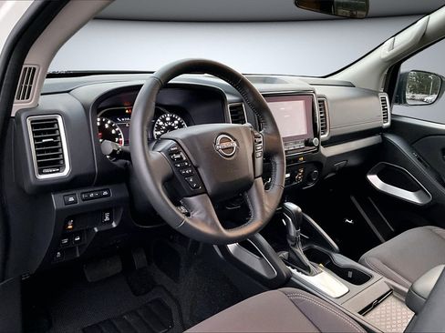 Used 2024 Nissan Frontier SV w/ Hardbody Edition image 17
