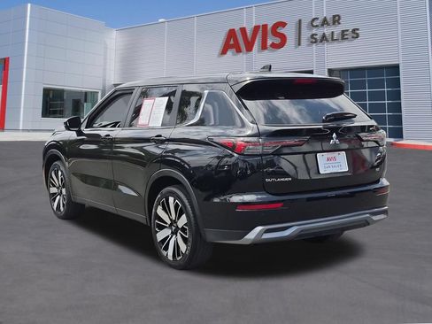 Used 2025 Mitsubishi Outlander SE AWD/4WD image 9
