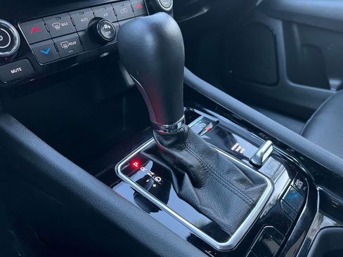 Used 2025 Jeep Compass Limited image 41