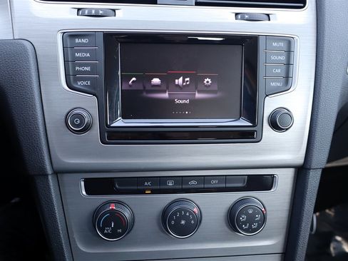 Used 2015 Volkswagen Golf TDI FWD image 23
