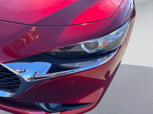 Used 2019 MAZDA MAZDA3 Sedan image 9