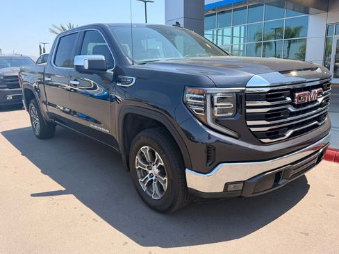 Used 2025 GMC Sierra 1500 SLT AWD/4WD image 2