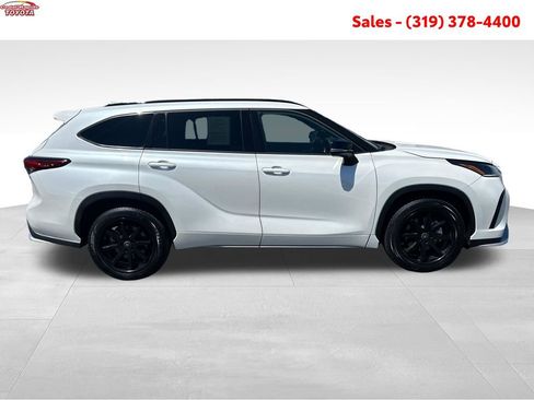 Certified 2021 Toyota Highlander XSE AWD/4WD image 8