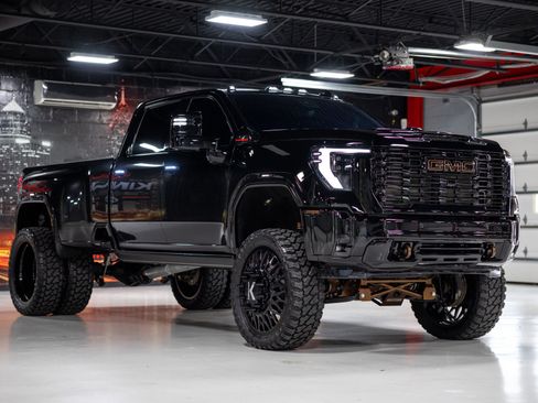 Used 2024 GMC Sierra 3500 Denali w/ Denali Reserve Package AWD/4WD image 6