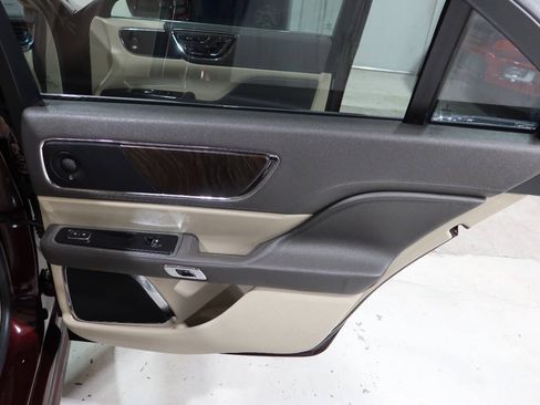 Used 2020 Lincoln Continental Reserve FWD image 28