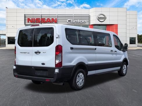 Used 2022 Ford Transit 350 XLT RWD image 3
