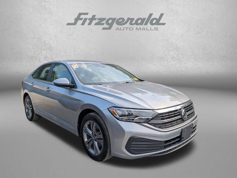 Used 2024 Volkswagen Jetta SE FWD image 1