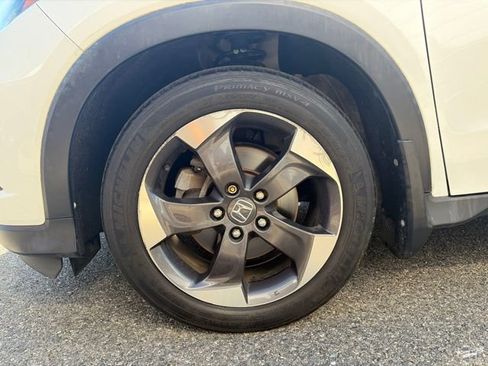 Used 2018 Honda HR-V EX image 18