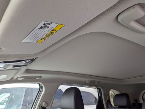 Used 2025 Kia Sorento SX image 12