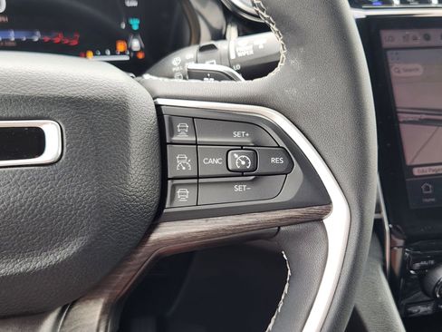 Used 2023 Jeep Grand Cherokee 4WD 4xe w/ Luxury Tech Group II image 31
