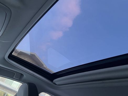 Used 2017 Toyota RAV4 XLE image 19