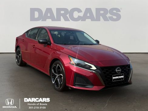 Used 2023 Nissan Altima 2.5 SR FWD image 1