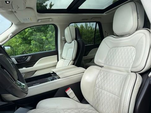 Used 2019 Lincoln Navigator Black Label AWD/4WD image 10