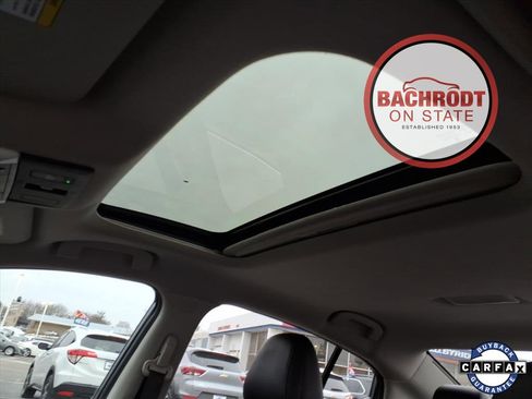 Used 2023 Nissan Sentra SR w/ SR Premium Package image 10