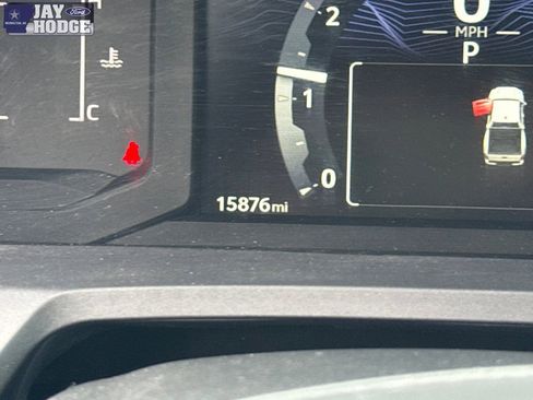 Used 2025 Toyota Tacoma SR image 28