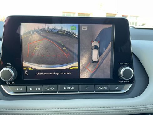 Used 2021 Nissan Rogue SV w/ Premium Package image 19