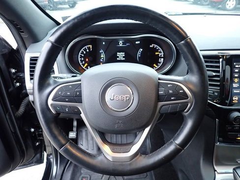 Used 2022 Jeep Grand Cherokee Laredo X image 21