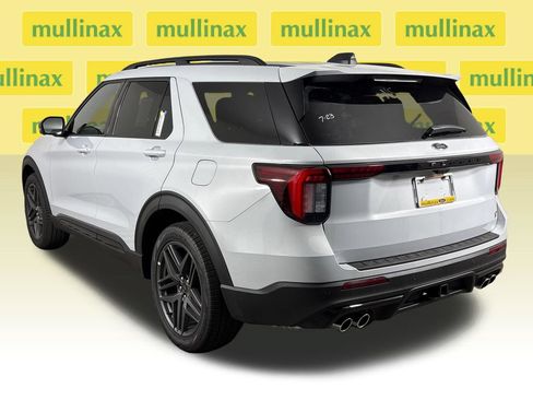 New 2026 Ford Explorer ST RWD image 10