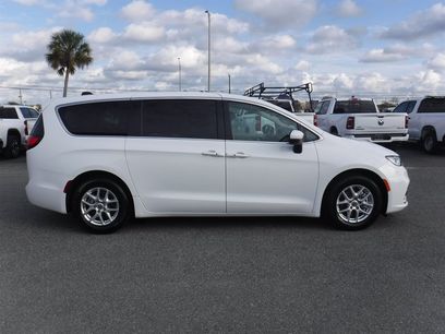 Used 2023 Chrysler Pacifica Touring-L