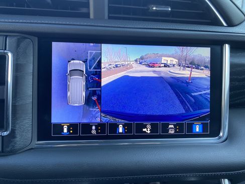 Used 2021 GMC Yukon Denali w/ Denali Premium Package image 29